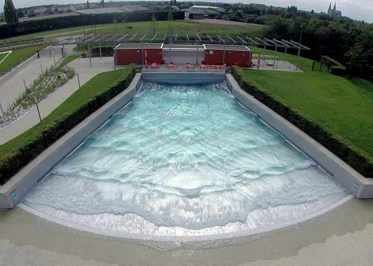 chartres frankreich wellenbecken sport