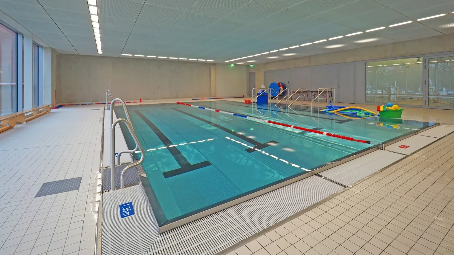 dresden freiberger platz deutschland lehrschwimmbecken sport