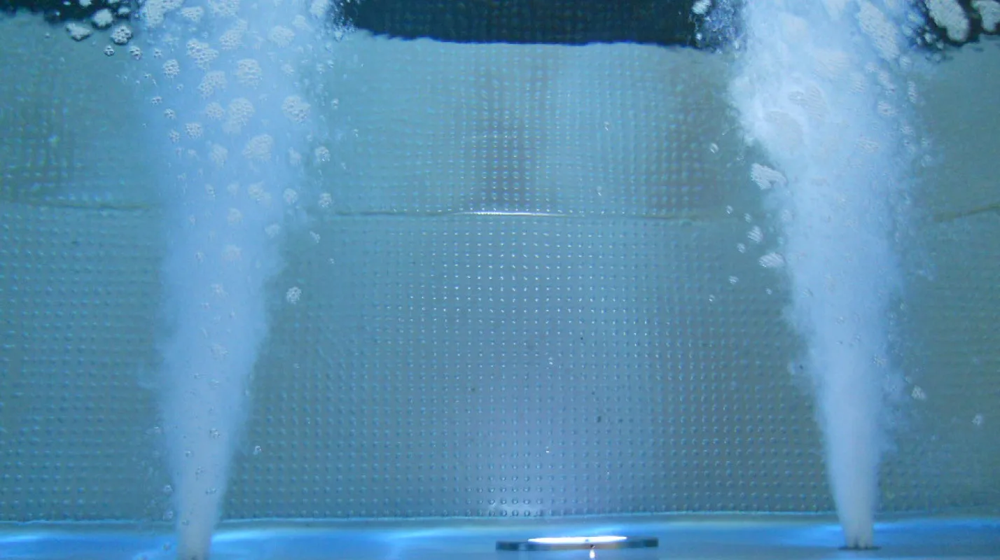 hsb edelstahlschwimmbecken massageduesen