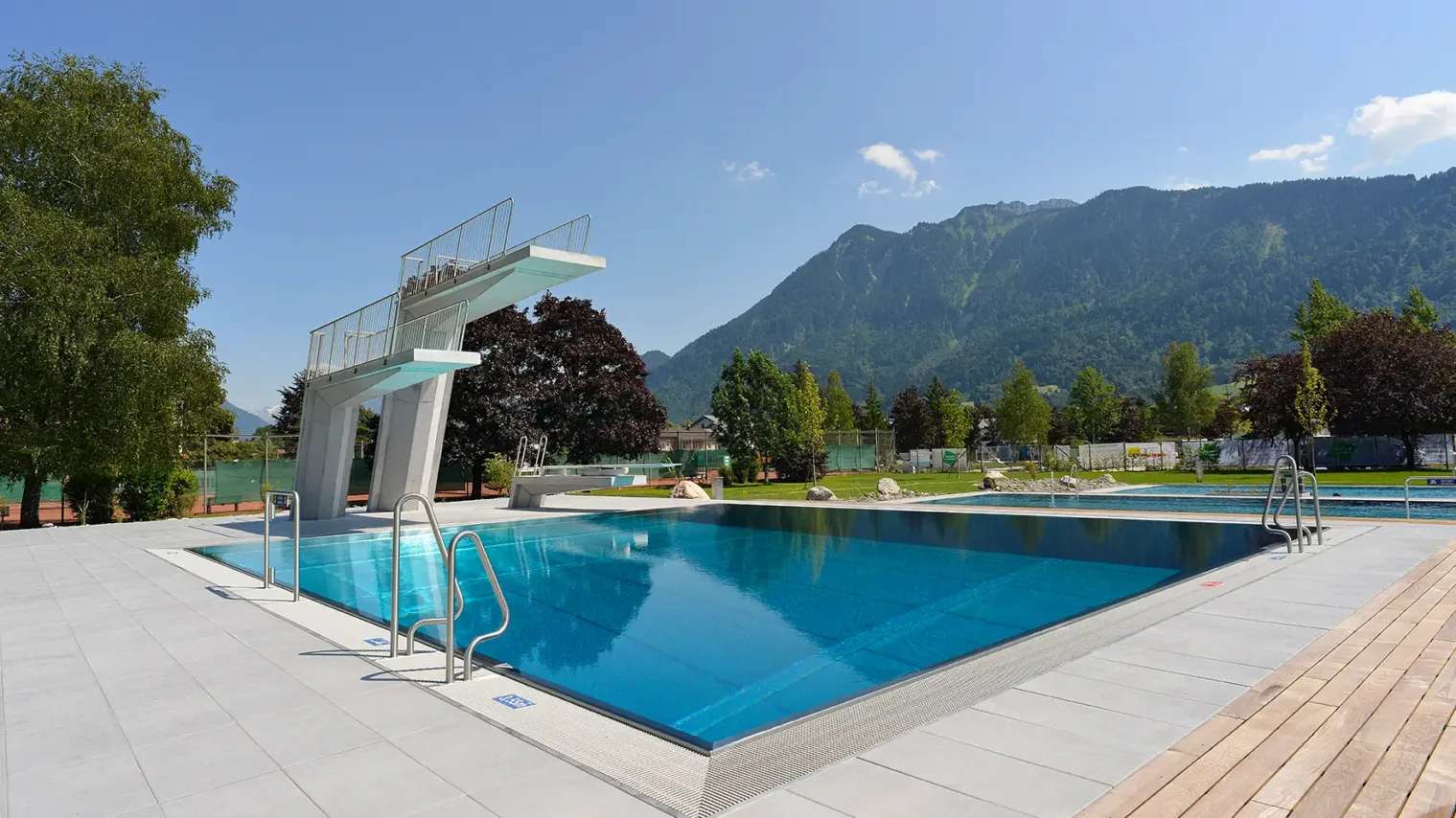 nenzing walgaubad oesterreich springerbecken fun